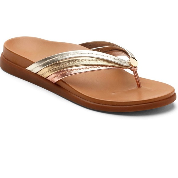 Vionic Women's Catalina Toe Post Sandals - Picture 1 of 7